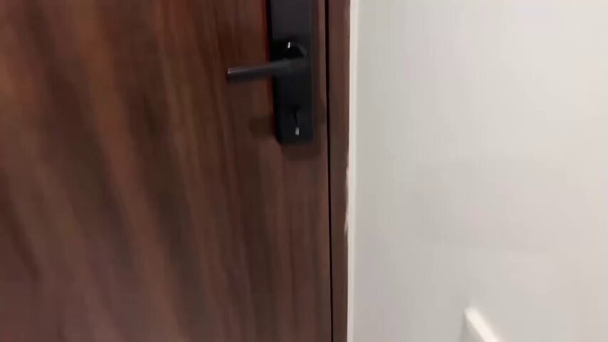 【成绩一直不理想，那我就给你灌输点知识吧！】妹妹的闺蜜每次都趁着我爸妈不在家，就上门找我妹妹一起复习，复习是假实则是想让我帮她灌输点精液！可惜最后操的太用力，叫的太大神妹妹都听不下去了！